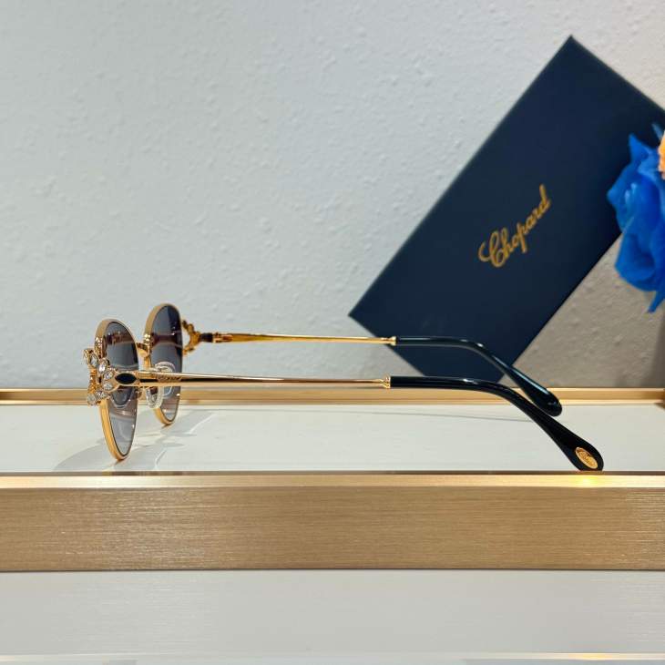 Picture of Chopard Sunglasses _SKUfw76988228fw